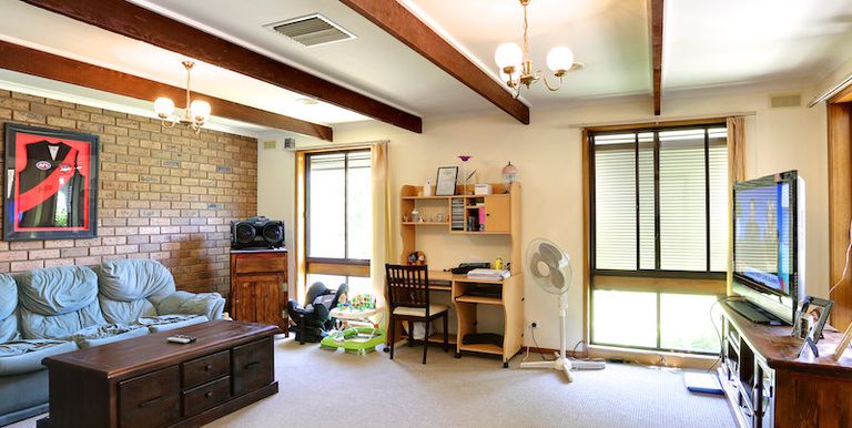 14 Pleasance Ave, Euroa