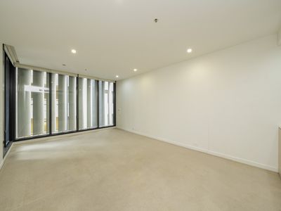 605 / 70 Queens Road, Melbourne