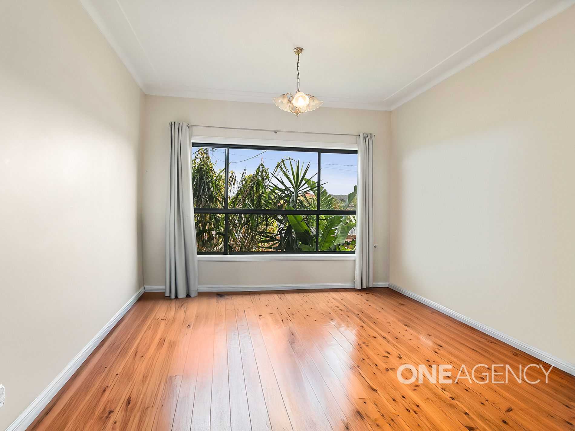 4 Carinmoney Avenue, Warilla