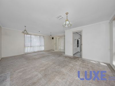 42 Woodfull Loop, Gordon