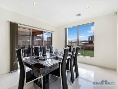 2 Freshfields Drive, Cranbourne North