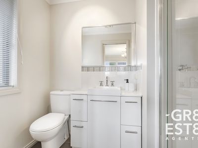 21 Ferndown Drive, Cranbourne
