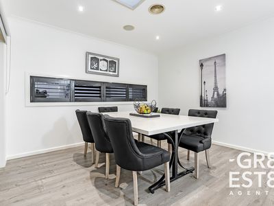 8 Kemsley Green, Cranbourne East