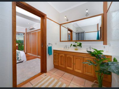 45 Gilbert Crescent, Castle Hill