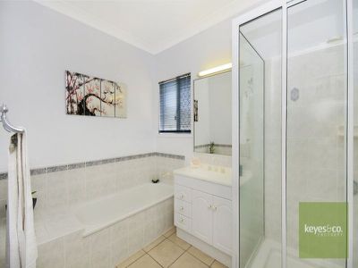 10 White Beech Court, Douglas