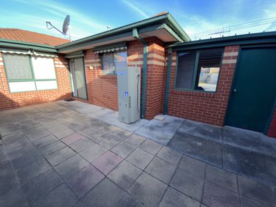 1A Bracken Grove , Altona