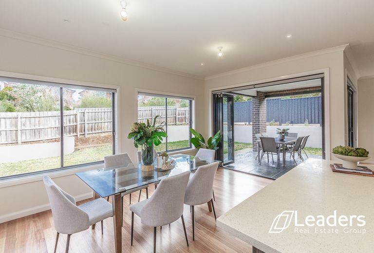 29 Kinnoull Grove, Glen Waverley