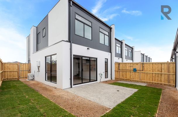 71 Monakeeba Blvd, Woodstock