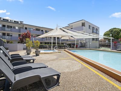 1 / 136 Marine Parade, Southport