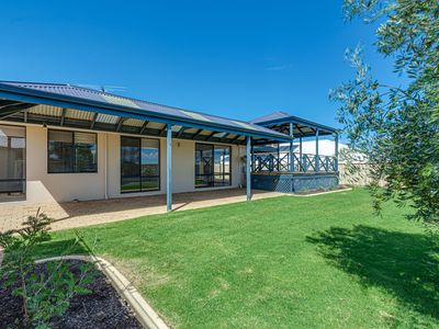 4 Trumpeter Parade, Yanchep