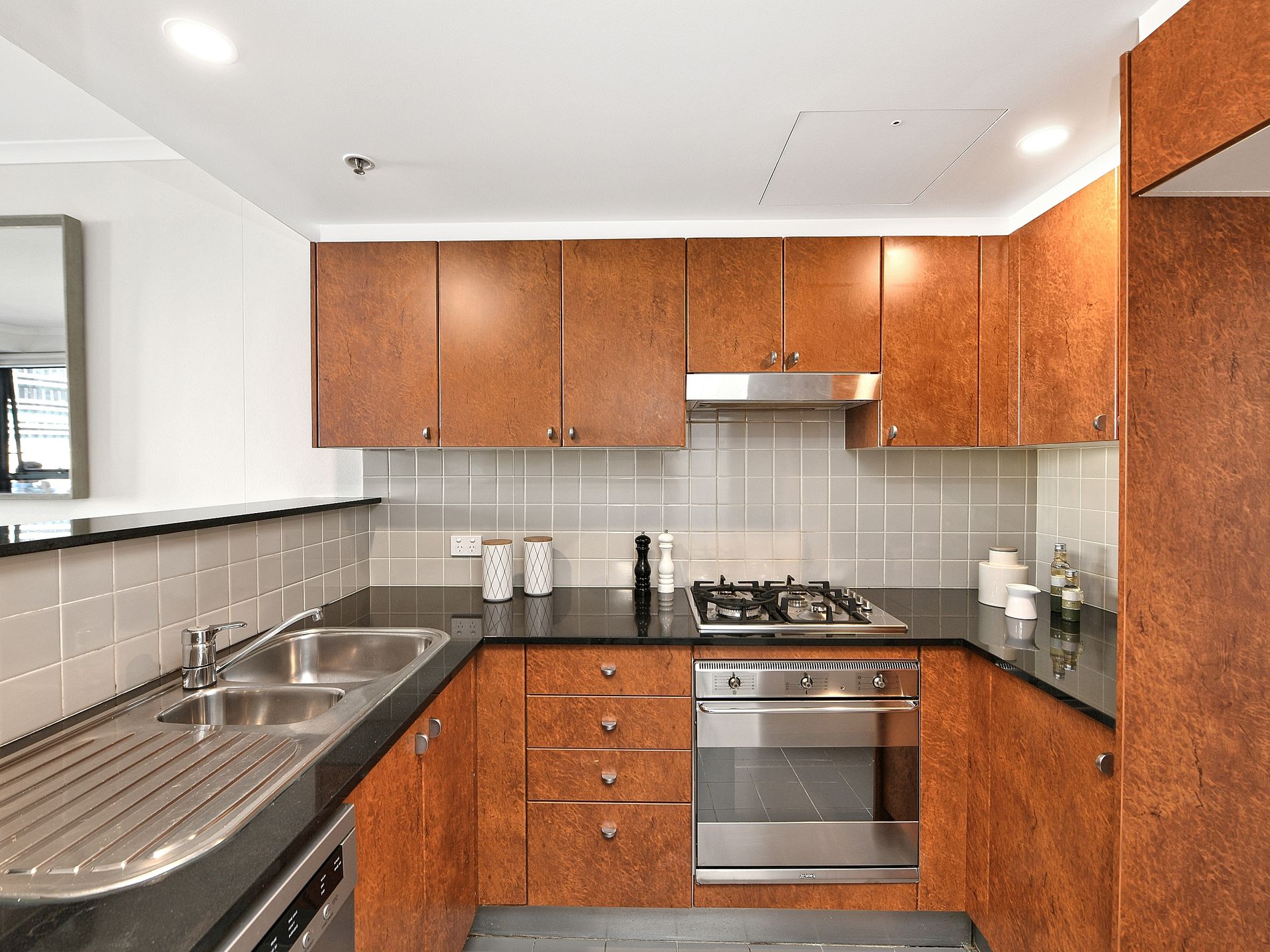2202 / 1 Hosking Place, Sydney