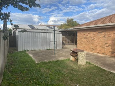 14 St Lawrence Close, Werribee