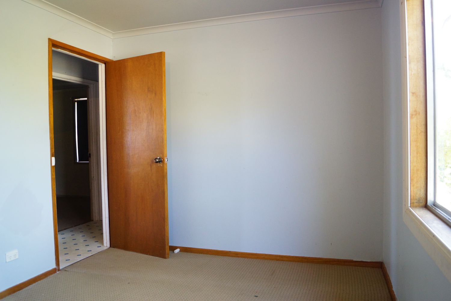 6 Felstead Avenue, Horsham