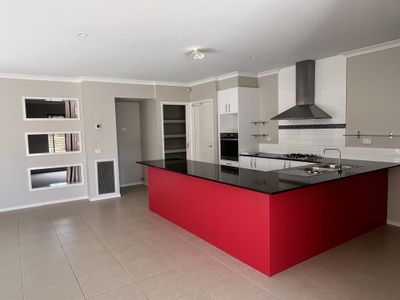 9 Cape Barron Drive, Lara
