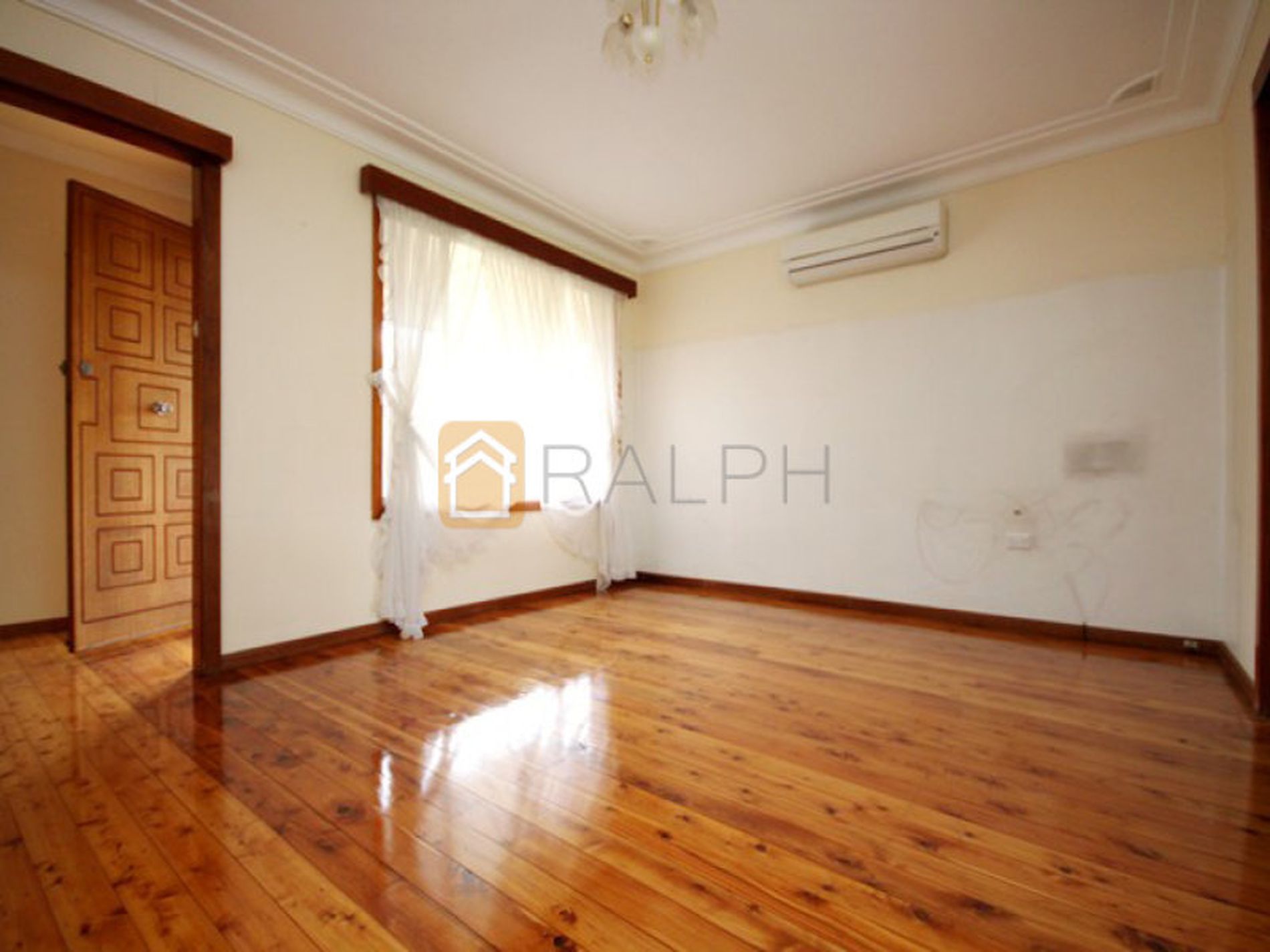 13 Surrey Avenue, Georges Hall