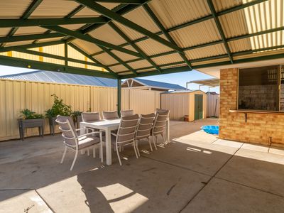 52 Brougham Crescent, Orelia