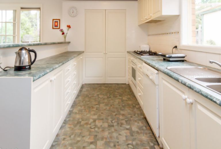 14 Knaith Road, Ringwood East