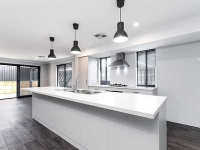 4 Fairmile Street, Bushmead