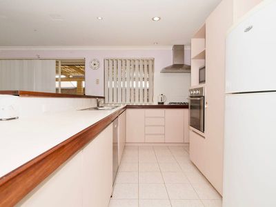 28 Round Hill Drive , Port Kennedy