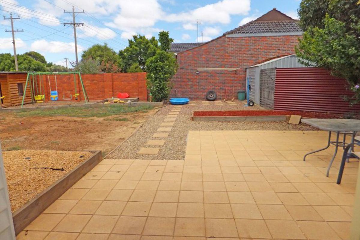 8 Saunders Street, Kyabram