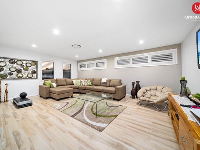 10 Newgate Boulevard, Elizabeth Hills