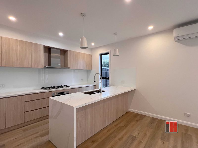 8B Norma Court, Avondale Heights