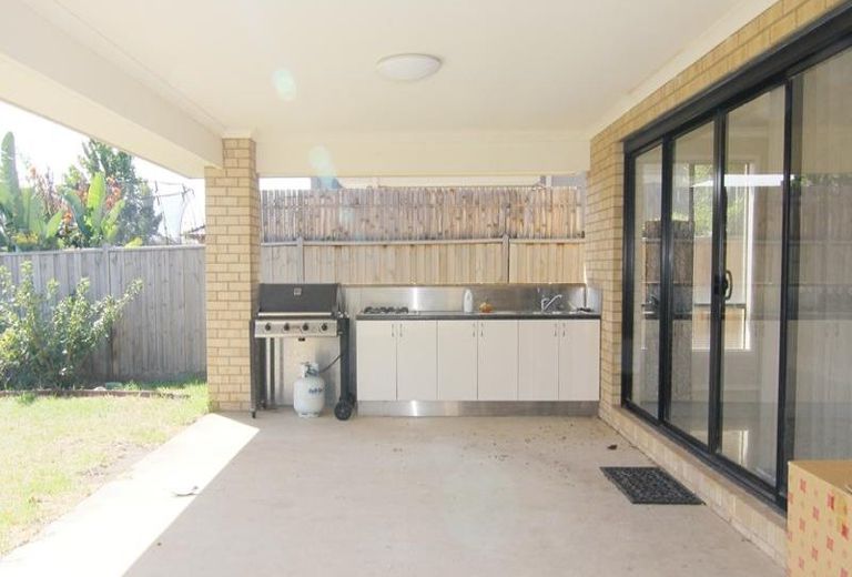 7 Waterstone Cove, Sanctuary Lakes