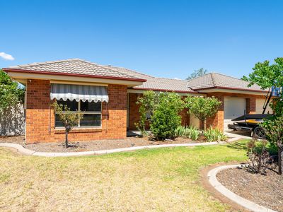 1 SLICE COURT, Wodonga