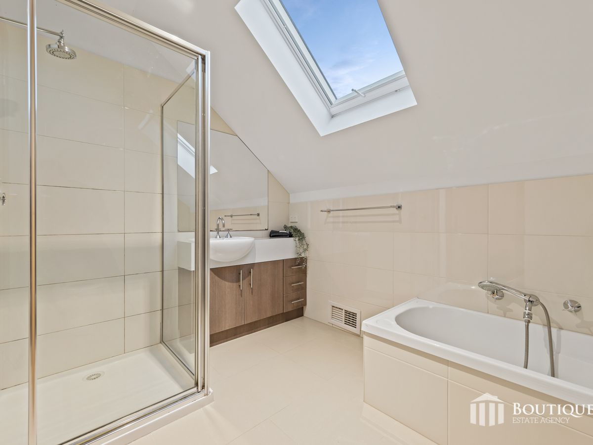 7 Lockington Crescent, Dandenong