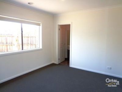3 / 26 Beckington Crescent, Hampton Park