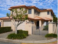 4 University Drive, Robina