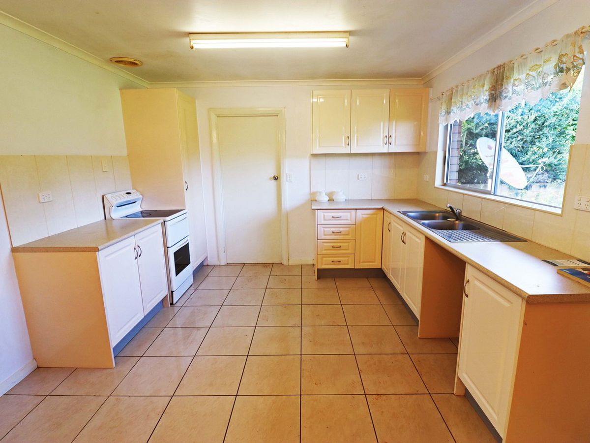 13 CUMBRIAN AVENUE, Atherton