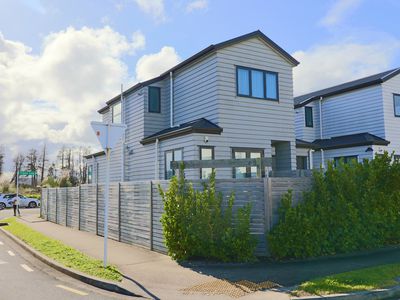 73 Tribute Loop, Takanini