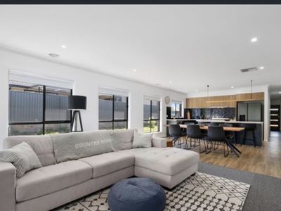 8 Mayo Street, Alfredton