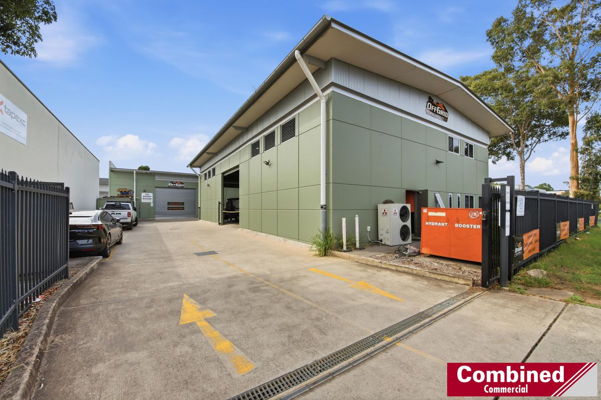 1 & 2 / 2 Samantha Place, Smeaton Grange