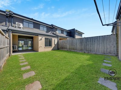 5 Lopes Walk, Clyde North