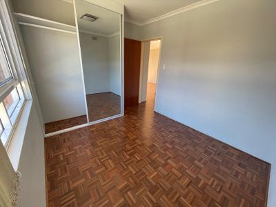 1 / 2 Brittain Crescent, Hillsdale