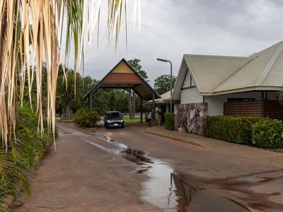 B5 / 19 Victoria Highway, Kununurra