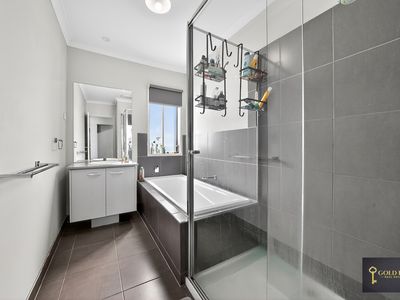 76 Lansdowne Parade, Tarneit