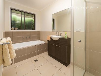 42 BREMER AVENUE, Wodonga
