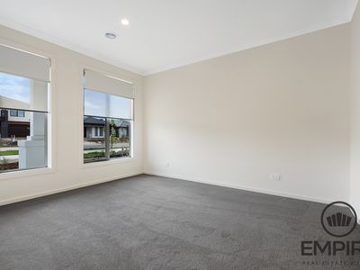 76 Gippsland Avenue, Clyde North