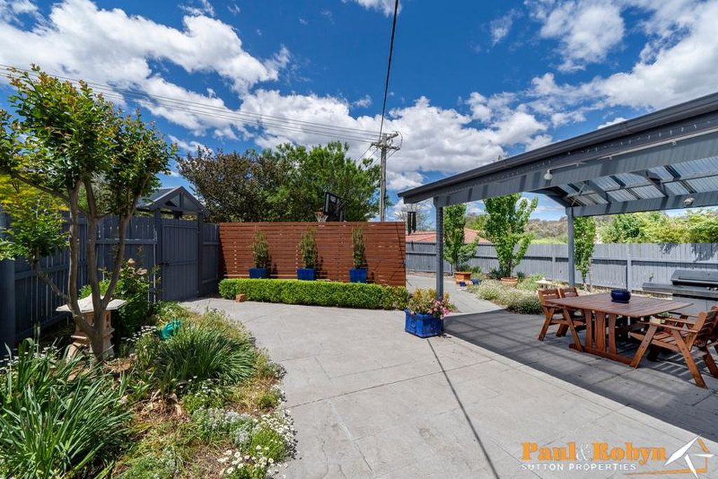 16 Ogden Close, Fadden