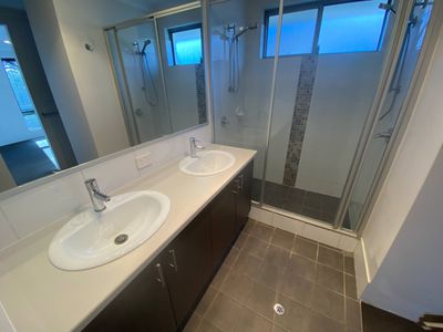34 Pexton Drive, South Guildford