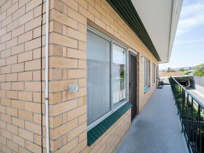 10 / 36 Military Road, West Beach
