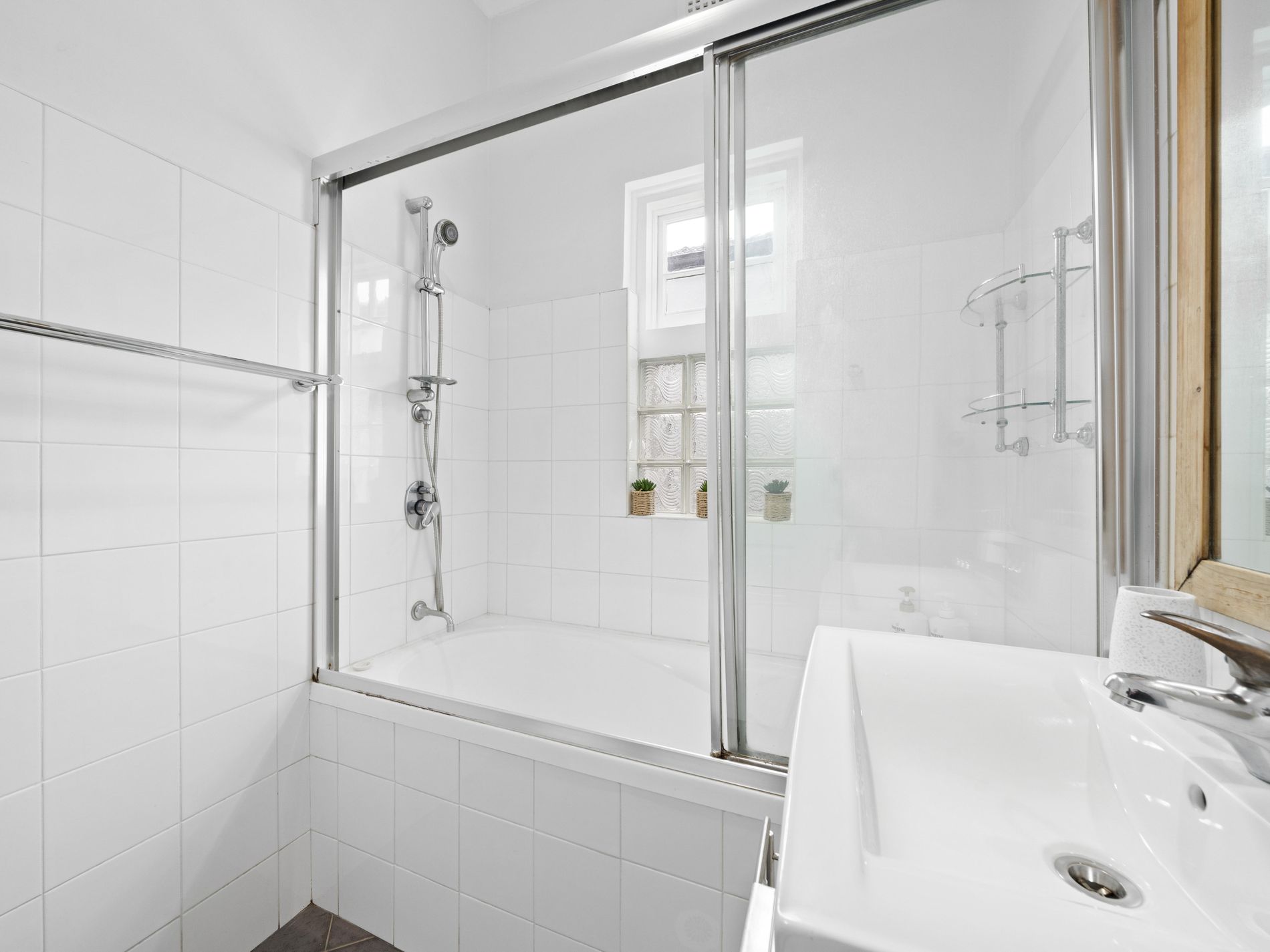 14 Robert Street, Belmore