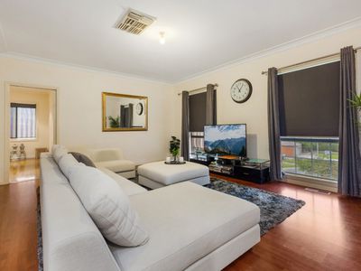 5 Sunrise Court, Strathdale