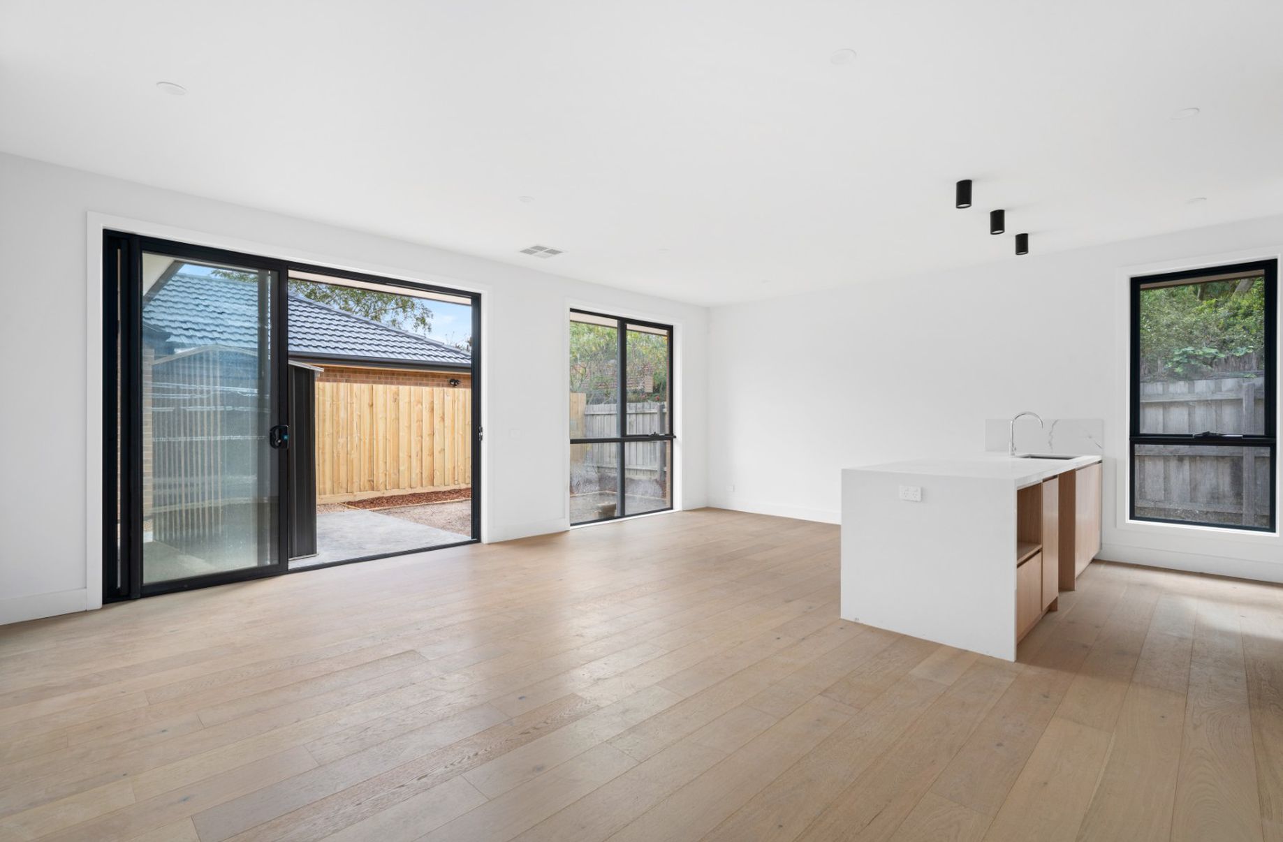 6 / 7-9 Barter Crescent, Forest Hill