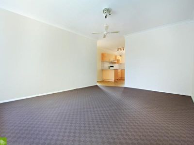 6 / 10 Peterborough Avenue, Lake Illawarra