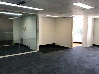 Level / 1/970 Logan Road, Holland Park
