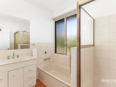9 Glencoe Court, Annandale